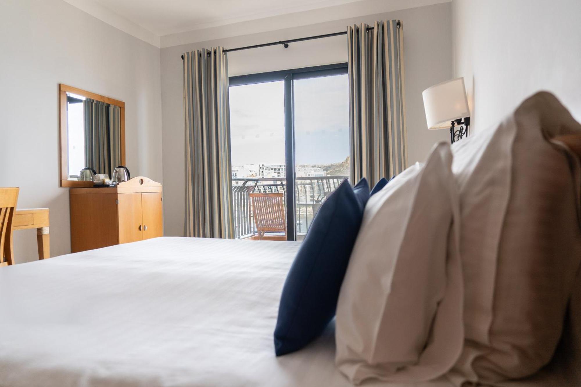 Hotel Calypso Marsalforn Ngoại thất bức ảnh